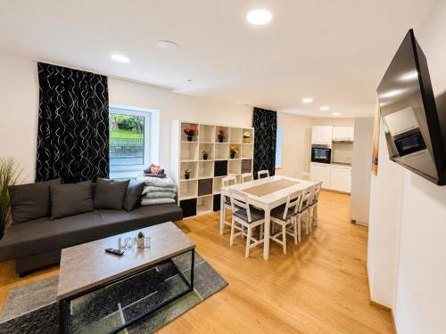 Aldrans Apartment with 3 bedrooms