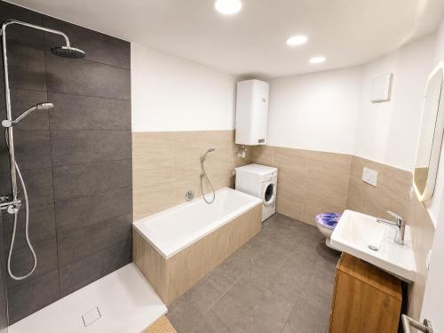Aldrans Apartment with 3 bedrooms