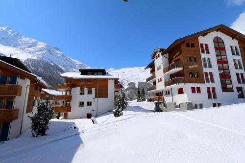 Ski in and ski out Saas-Fee apartment with glacier views SnowFun 25