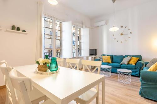 AvantiStays La Campana, con un balcón que te enamorará del ambiente de Sevilla