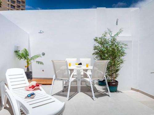 3 Charming Apartment in Las Americas