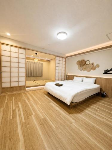 Capacity 15 people 5minute walk to station hanazonokita