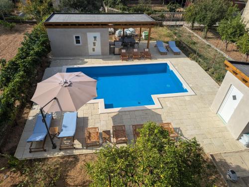 Apartments Good Times with heated pool