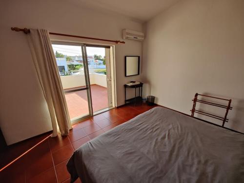 Villa in Albufeira with private pool 800m from Beach