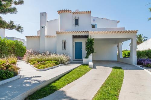 Villa Óscar by Garvetur