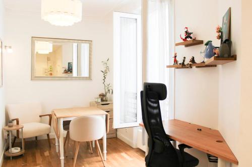 Small comfortable nest near Montparnasse