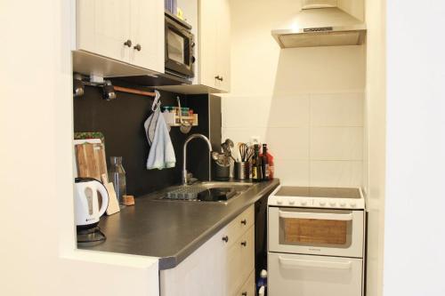 Small comfortable nest near Montparnasse