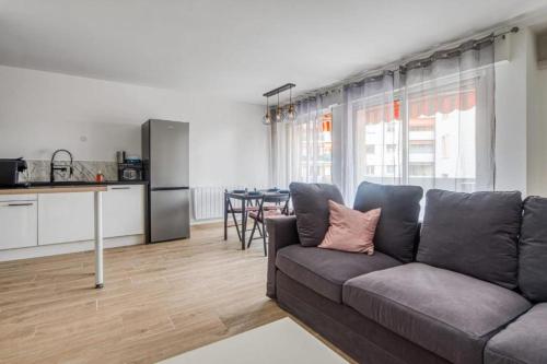 Bright apartment with a view in Antibes