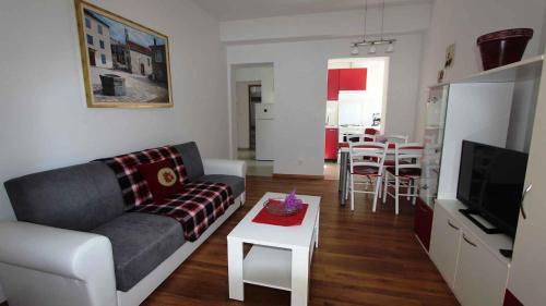 Apartments in Malinska - Insel Krk 53340
