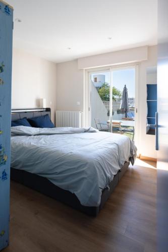La marina bleue
