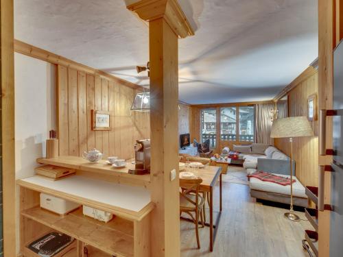 Confortable appartement 4 pièces avec wifi, parking, exposé Sud près des pistes à Val-d'Isère.