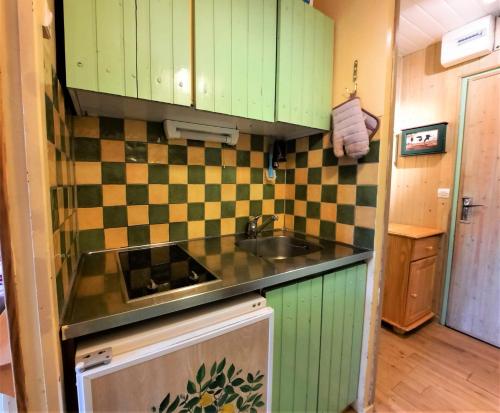 Résidence Alpages - Appartement pour 2 personnes avec balcon exposé Sud MAE-5904
