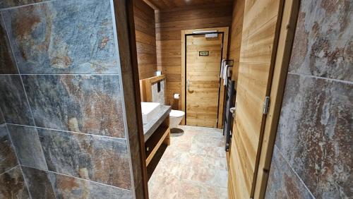 CHALET ALTITUDE 808 piscine intérieure, 9 chambres