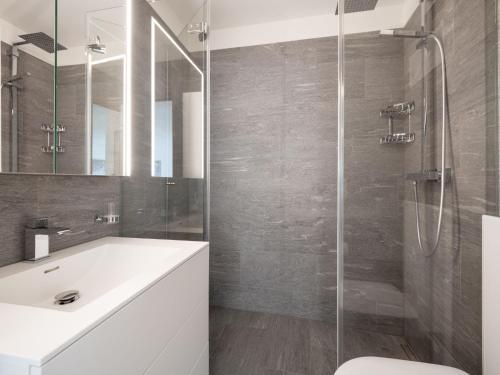 Apartment Val Signina 5-2 by Interhome