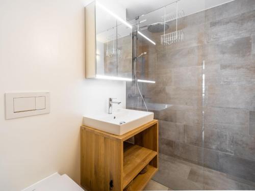 Apartment Collina 5i-02 by Interhome
