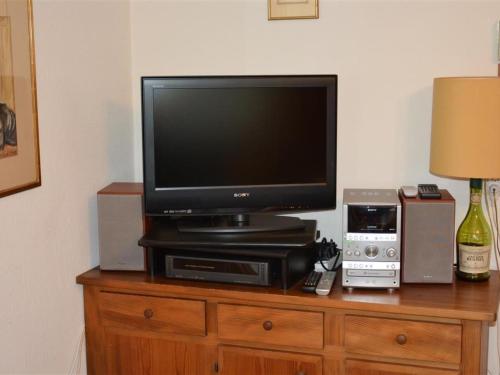 Apartment Oberland Nr- 3 Appartement-Fewo- Dusche oder Bad- WC 8-Bettwohnung by Interhome