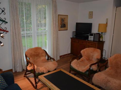 Apartment Oberland Nr- 3 Appartement-Fewo- Dusche oder Bad- WC 8-Bettwohnung by Interhome