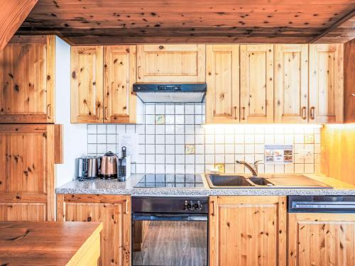 Chalet Les Marmottes by Interhome