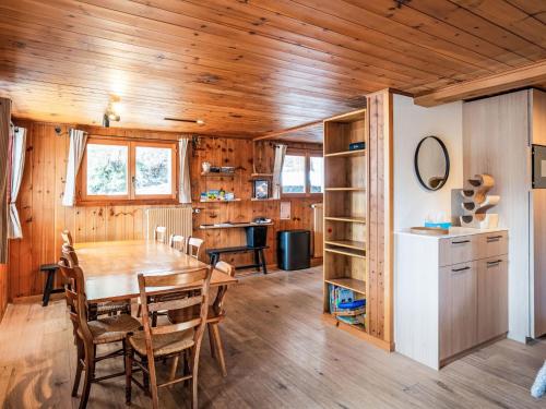 Chalet Les Marmottes by Interhome