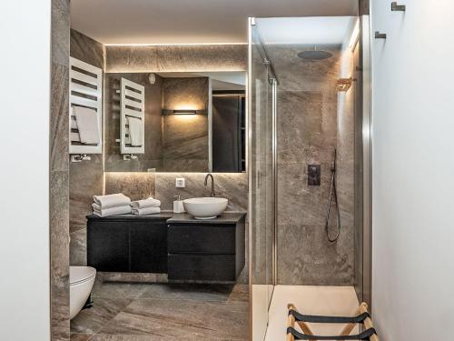 Apartment Chesa Zentrum 10B by Interhome