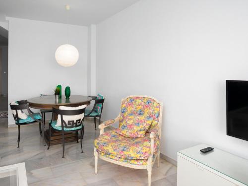 Apartment Los Arcos by Interhome