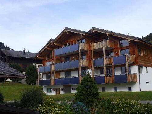 Apartment Amici 1- OG West Appartement-Fewo- Dusche und Bad- WC by Interhome