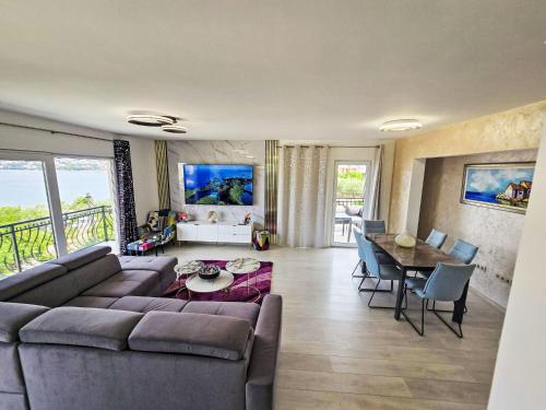 Apartment Lux Adriatica 3 by Interhome