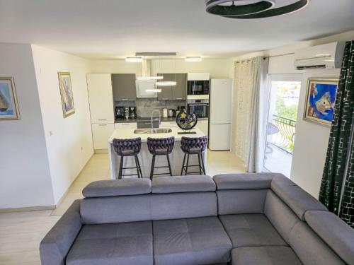 Apartment Lux Adriatica 3 by Interhome