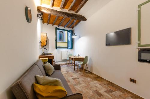 Santa Croce historical apartment