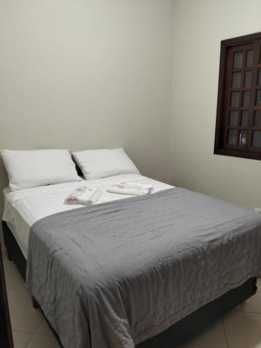 Quarto em Foz, ótima localização em casa familiar