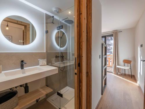 Appartement moderne, 5 chambres, au pied des pistes de Morzine, parking inclus