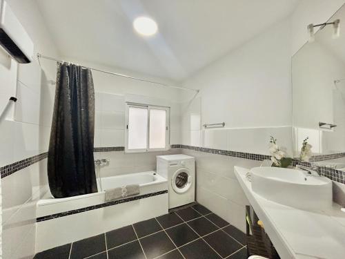 Cómodo Apt 2 Hab + 2 Baños | Fuengirola Centro