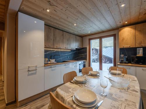 Appartement rénové 3 pièces proche Pleney avec parking, wifi et animaux admis