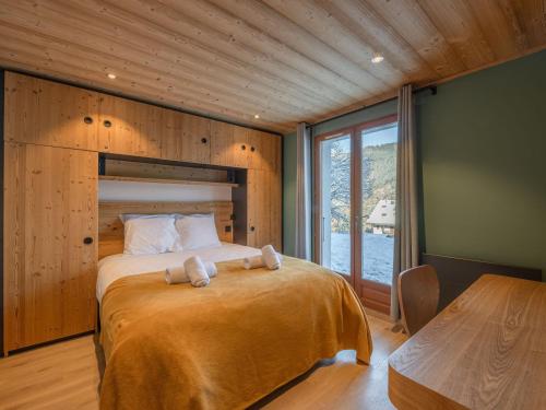 Appartement rénové 3 pièces proche Pleney avec parking, wifi et animaux admis