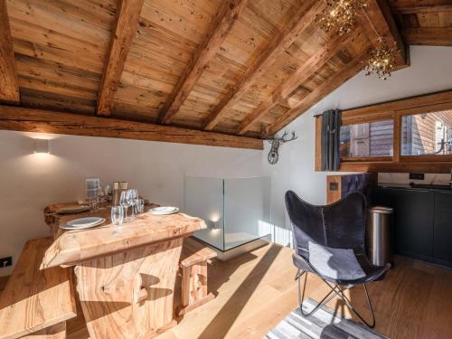 Chalet charmant rénové au centre de Morzine avec parking, capacité 4 pers.