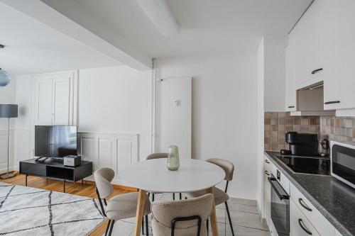 Lavender Suite - Bright 4.5-Room Apartment