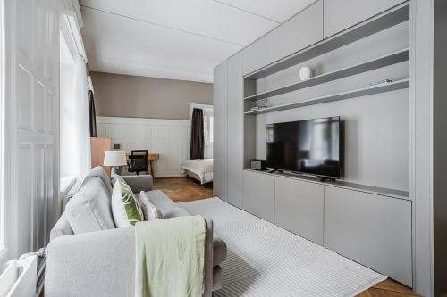 Violet Suite - Bright 2-Room Apartment