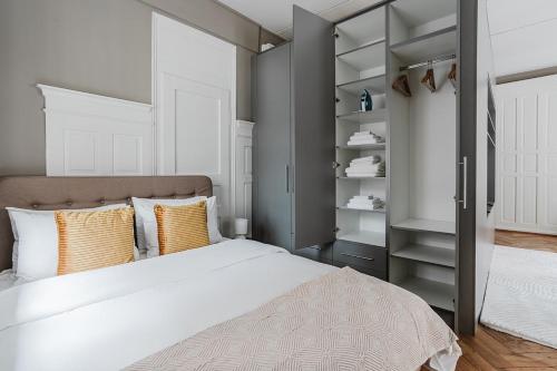 Violet Suite - Bright 2-Room Apartment