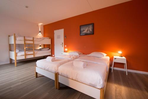 Кровать или кровати в номере Auberge des 3 Fontaines