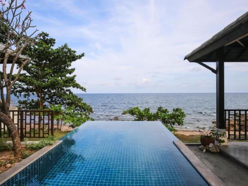 4 Bedroom Beachfront Villa at Kanda Choeng Mon SDV128-By Samui Dream Villas
