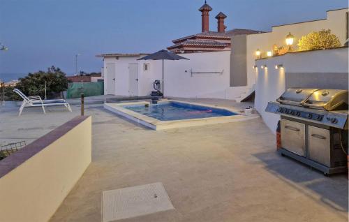 Amazing Apartment In Manilva