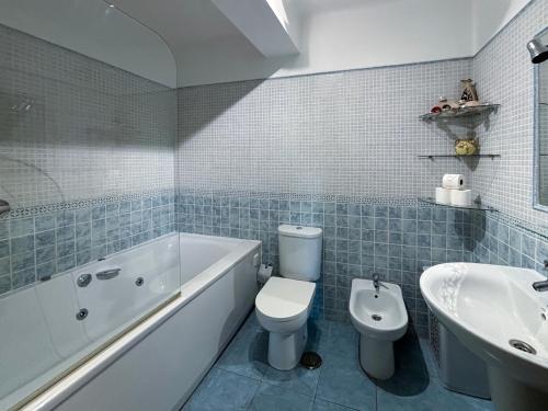 By the Beach Duplex Apartment, Armacao de Pera, Algarve - Portugal