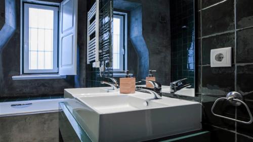 Spacious Tailor Made Bairro Alto