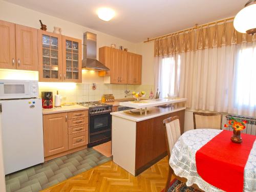 Apartment Josip 933 – Photos 3