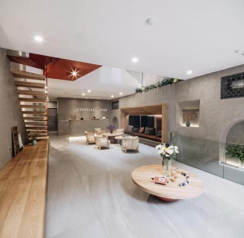 elegant pied -a - terre parisien v38