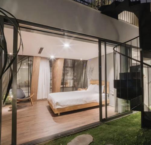 elegant pied -a - terre parisien v38