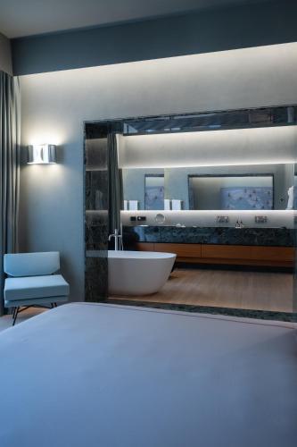 Lanterna Collection