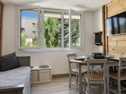 BO421 Studio confortable skis au pieds 3 Vallees