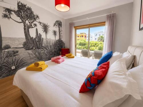 Lagos Pop Art | Piscina, Design e Central
