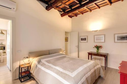NEW Trastevere Bright Apartment